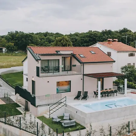 Beautiful Casa Vitale With Pool In Tinjan Вилла