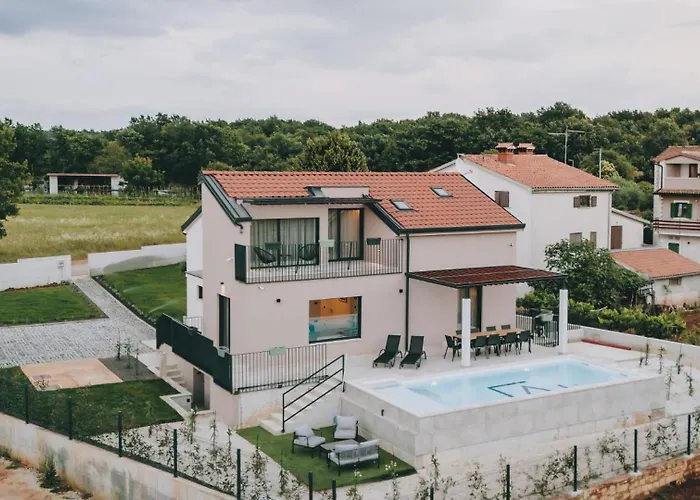 Beautiful Casa Vitale With Pool In Tinjan Villa