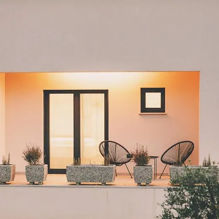 Beautiful Casa Vitale With Pool In Tinjan Villa Jakici