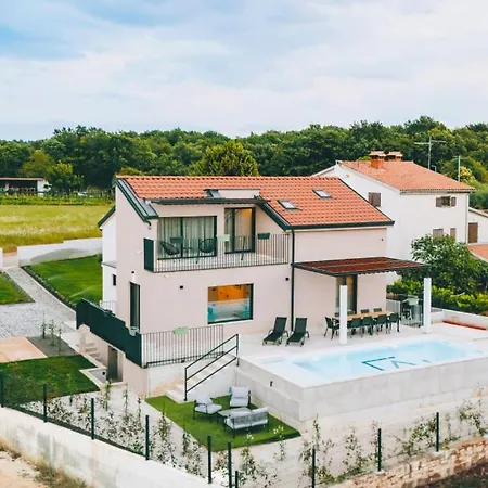 Beautiful Casa Vitale With Pool In Tinjan Villa *