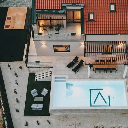 Beautiful Casa Vitale With Pool In Tinjan * Jakici