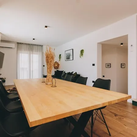 Beautiful Casa Vitale With Pool In Tinjan * Jakici